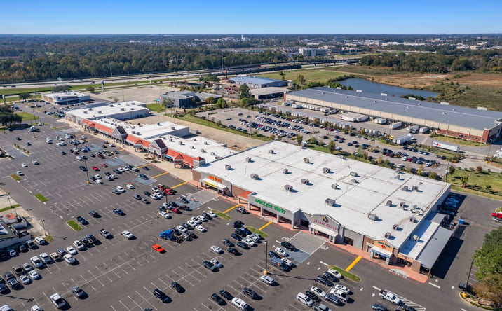 Pictures of Retail, Restaurant property located at 6900 Siegen Lane, Baton Rouge, LA 70809 for lease - image #1