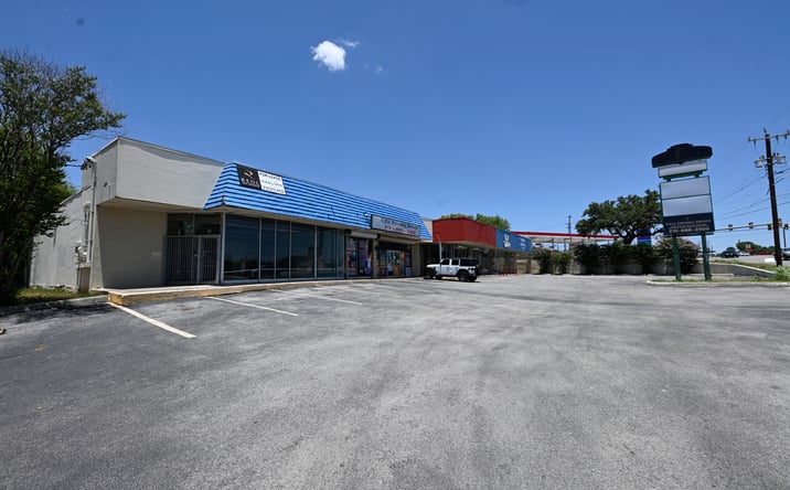 Pictures of Retail property located at 6431 San Pedro Ave, San Antonio, TX 78216 for lease - image #1