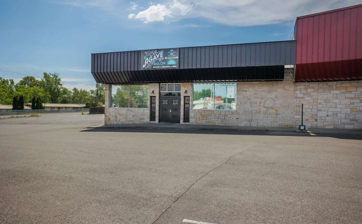 Pictures of Retail property located at 2107 W 4th Avenue, Kennewick, WA 99336 for lease - image #1