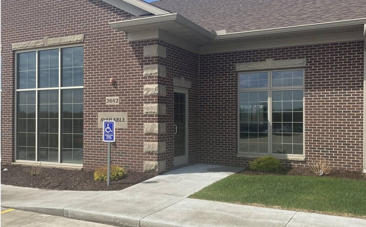 Pictures of Office, Retail property located at 3642 UTICA RIDGE Road, Bettendorf, IA 52722 for lease - image #1