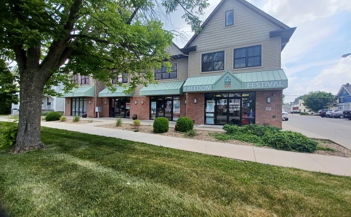 Pictures of Retail, Office property located at 609 1st Ave SW, Cedar Rapids, IA 52405 for lease - image #1