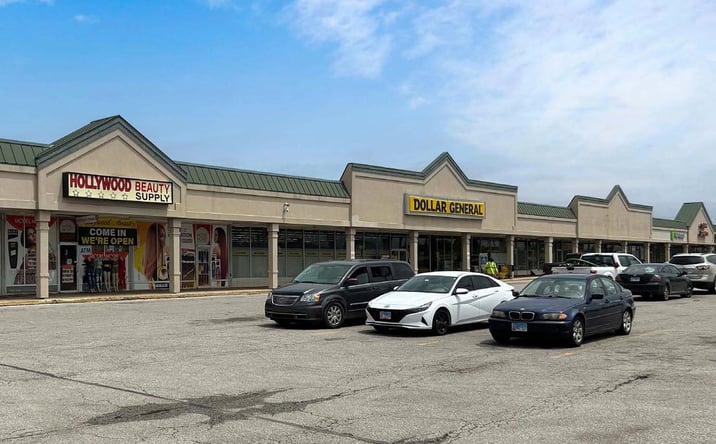 Pictures of Retail property located at 1615 Camp Jackson Rd, Sauget, IL 62206 for lease - image #1