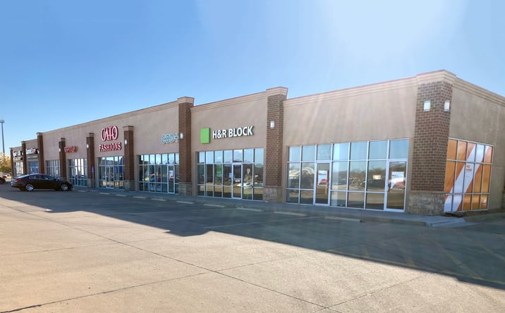 Pictures of Retail property located at 2570 S Broadway, Wichita, KS 67216 for lease - image #1