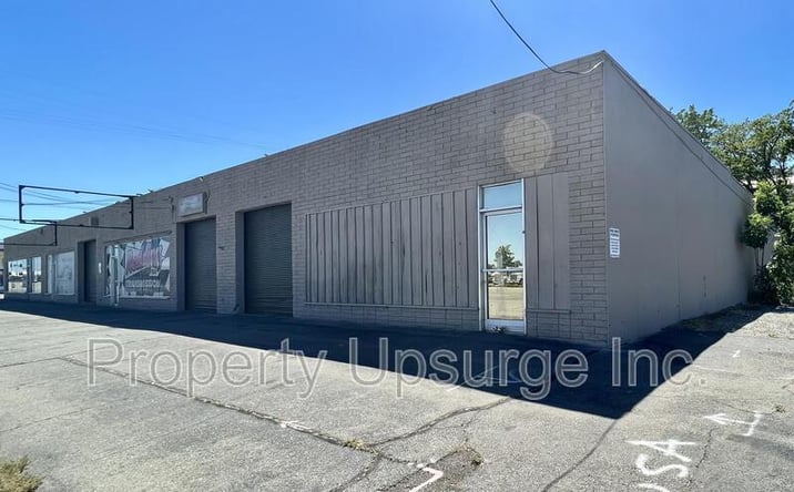 Pictures of Office, Industrial property located at 3390 S Market St, Redding, CA 96001 for lease - image #1