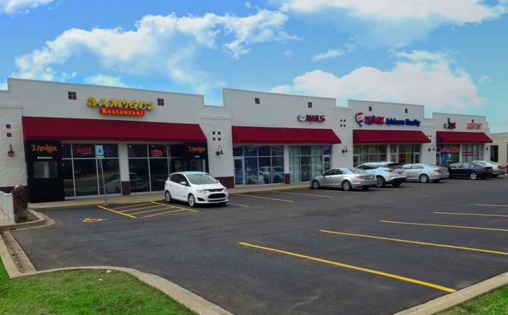 Pictures of Retail property located at 895 E Grand Ave, Lake Villa, IL 60046 for lease - image #1