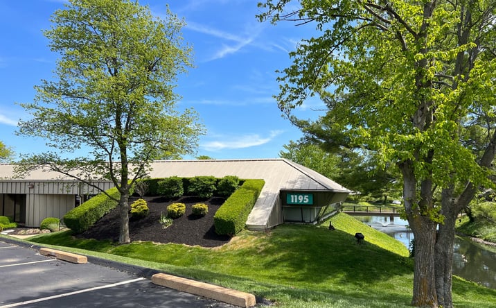 Pictures of Office property located at 1195 Corporate Lake Dr, St. Louis, MO 63132 for lease - image #1