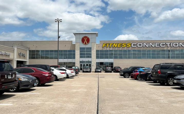 Pictures of Retail property located at 20801 Gulf Fwy, Webster, TX 77598 for lease - image #1