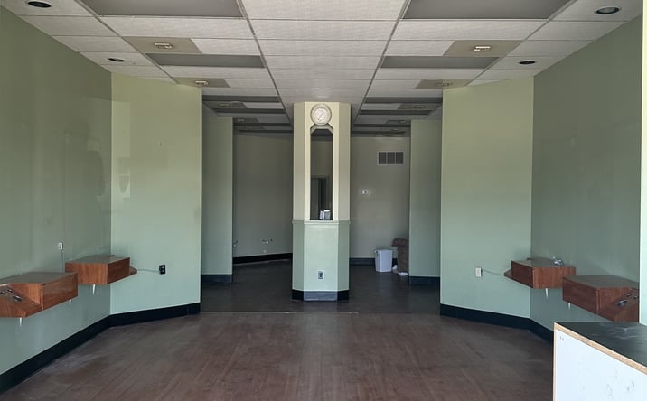 Pictures of Retail property located at 1955 W T C Jester Blvd, Houston, TX 77008 for lease - image #1