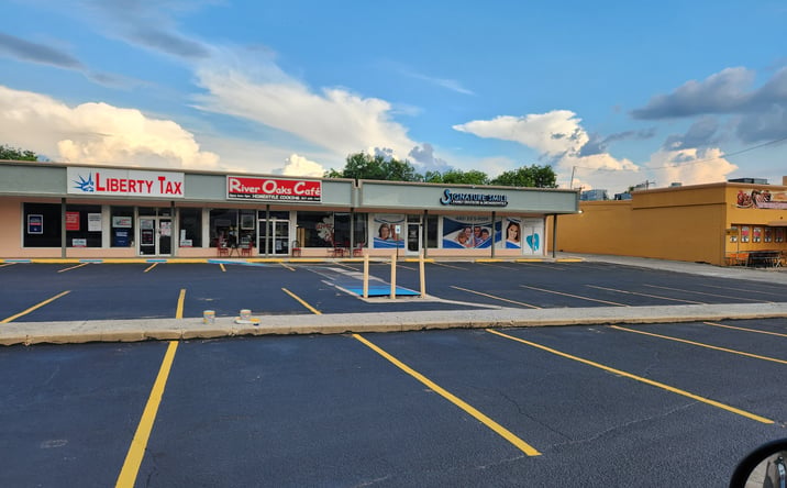 Pictures of Retail property located at 4817 River Oaks Blvd, River Oaks, TX 76114 for lease - image #1