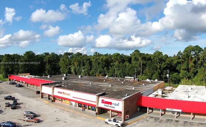 Pictures of Retail, Office property located at 10696 Lem Turner Road # 13, Jacksonville, FL 32218 for lease - image #1