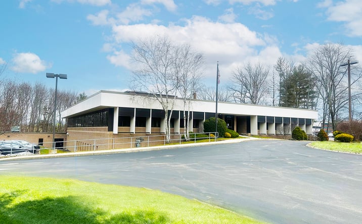 Pictures of Office property located at 6 Manor Pkwy, Salem, NH 03079 for lease - image #1