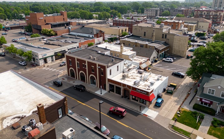 Pictures of Retail property located at 922 Mainstreet, Hopkins, MN 55343 for lease - image #1