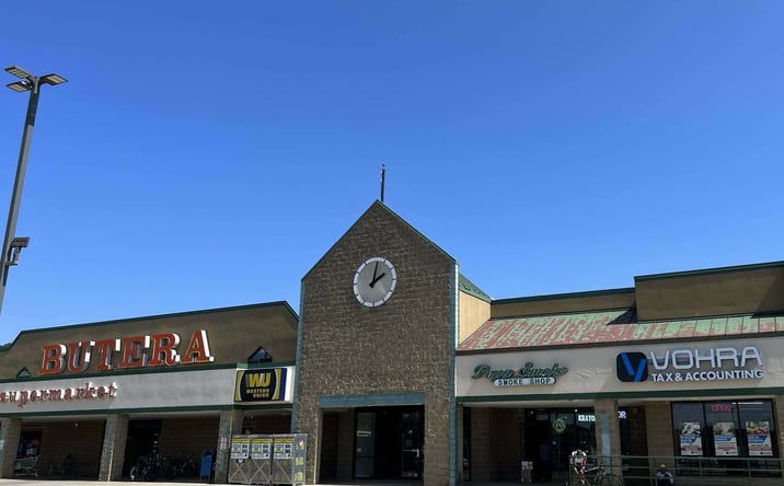 Pictures of Retail property located at 1-95 Clock Tower Plaza, Elgin, IL 60120 for lease - image #1
