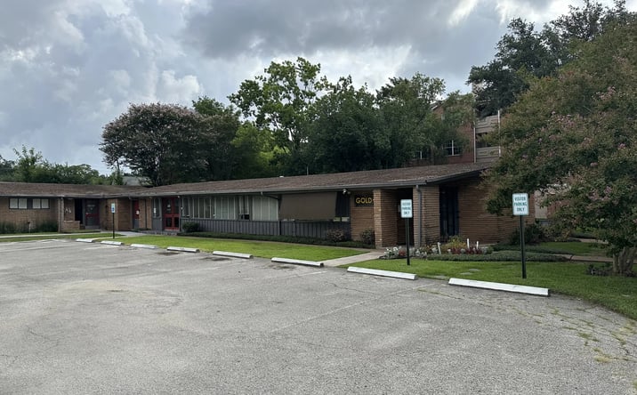 Pictures of Office property located at 2120 Welch St, Houston, TX 77019 for lease - image #1