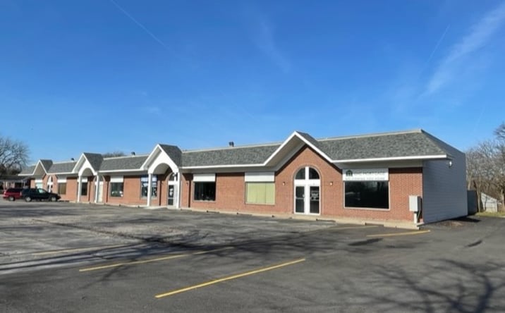 Pictures of Office, Retail property located at 1021 Sandusky St, Perrysburg, OH 43551 for lease - image #1