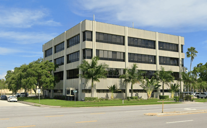 Pictures of Office property located at 3637 4th St N, St. Petersburg, FL 33704 for lease - image #1