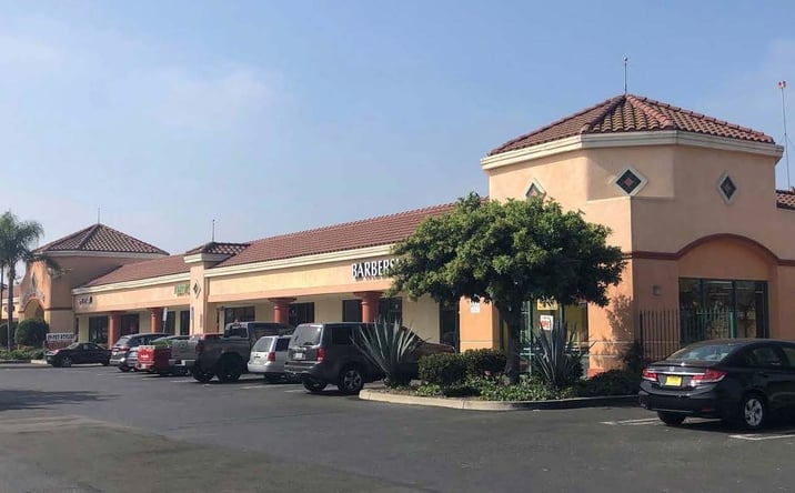 Pictures of Retail, Office property located at 411- 481 S Ventura Rd, Oxnard, CA 93030 for lease - image #1