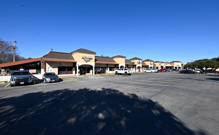 Pictures of Retail, Office property located at 437 McCarty Rd, San Antonio, TX 78216 for lease - image #1
