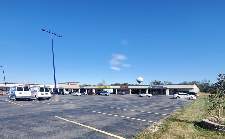 Pictures of Retail, Office, Restaurant property located at 610 S 42nd St, Mt Vernon, IL 62864 for lease - image #1
