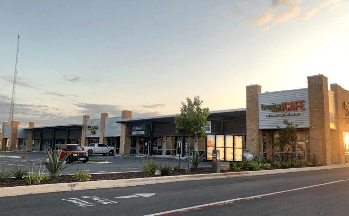 Pictures of Retail, Restaurant property located at 2101 N Cage Blvd, Pharr, TX 78577 for lease - image #1
