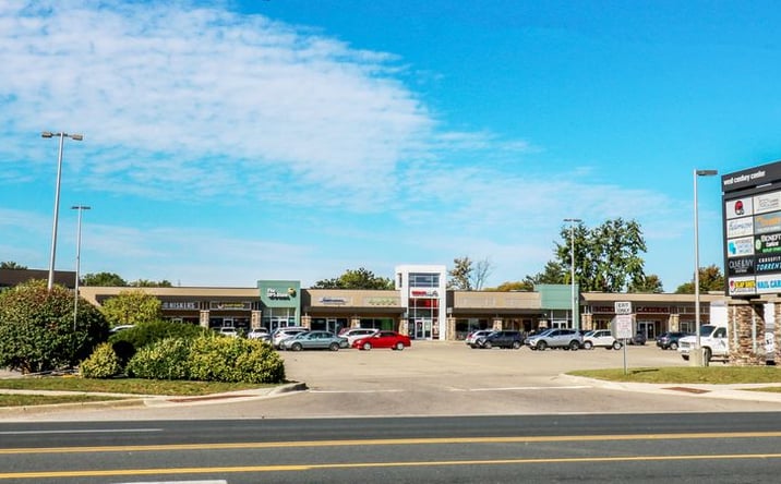 Pictures of Retail property located at 5031 W Main St, Kalamazoo, MI 49009 for lease - image #1
