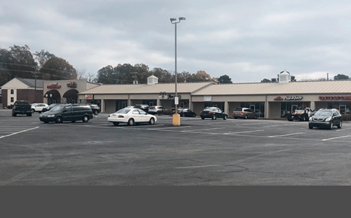 Pictures of Retail property located at 2914 Mallard Ln SE, Decatur, AL 35601 for lease - image #1