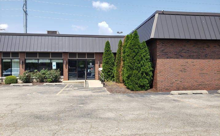 Pictures of Office property located at 1400 Columbus St, Ottawa, IL 61350 for lease - image #1