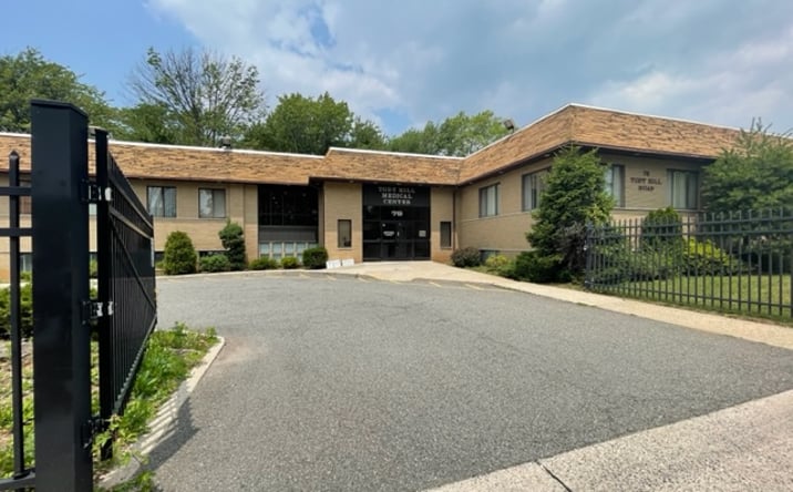 Pictures of Office property located at 78 Todt Hill Rd, Staten Island, NY 10314 for lease - image #1