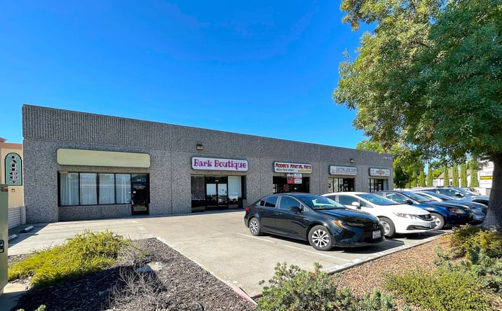 Pictures of Retail property located at 5710 Broadway, Sacramento, CA 95820 for lease - image #1