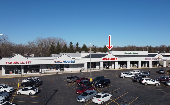 Pictures of Retail property located at 5001 N University St, Peoria, IL 61614 for lease - image #1