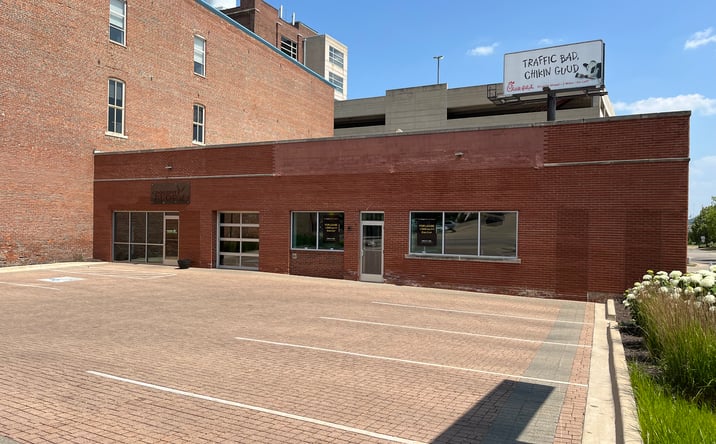 Pictures of Retail, Office, Industrial property located at 428 SW Washington St, Peoria, IL 61602 for lease - image #1