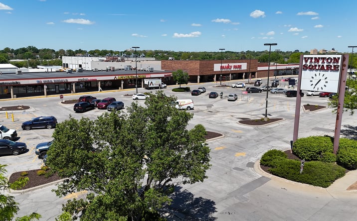 Pictures of Retail property located at 3002 South 24th Street, Omaha, NE 68108 for lease - image #1