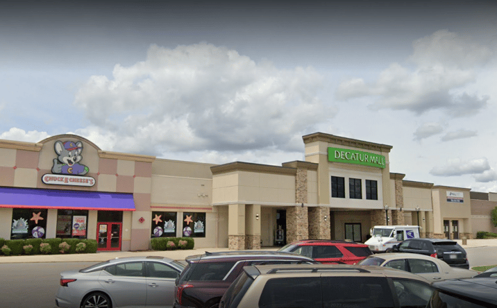 Pictures of Retail property located at 1801 Beltline Rd SW, Decatur, AL 35601 for lease - image #1