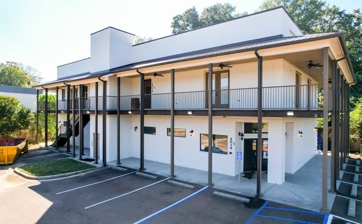 Pictures of Office, Retail, Restaurant property located at 2014 University Ave, Oxford, MS 38655 for lease - image #1