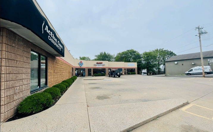 Pictures of Retail property located at 3240 Lone Oak Rd, Paducah, KY 42003 for lease - image #1