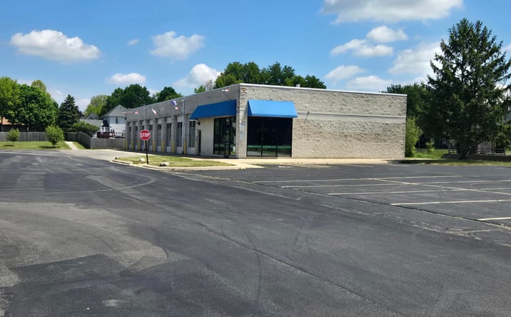Pictures of Retail, Special Purpose property located at 1500 E Algonquin Rd, Algonquin, IL 60102 for lease - image #1