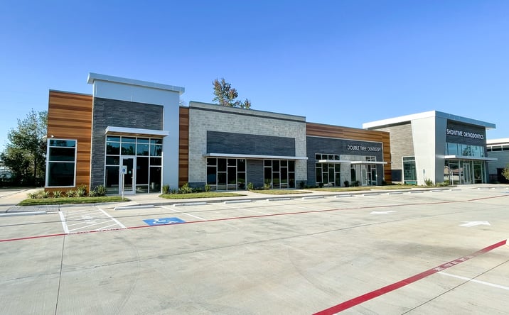Pictures of Retail, Office property located at 10110 Research Forest Drive, The Woodlands, TX 77354 for lease - image #1