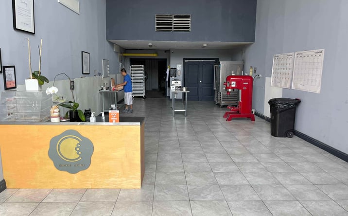 Pictures of Industrial property located at 10-15 44th Rd, Queens, NY 11101 for lease - image #1