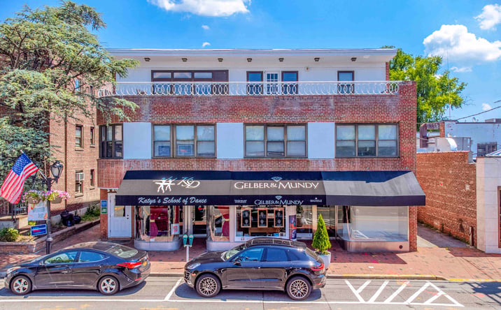 Pictures of Retail property located at 5 Bond St, Great Neck, NY 11021 for lease - image #1