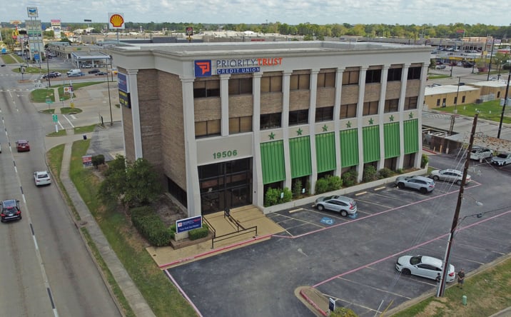 Pictures of Office property located at 19506 US-59, Humble, TX 77338 for lease - image #1