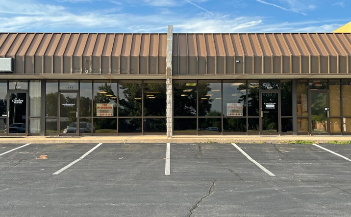 Pictures of Retail property located at 1349 E Montclair St, Springfield, MO 65804 for lease - image #1