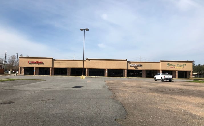 Pictures of Retail, Restaurant property located at 3501 Chateau Blvd, Kenner, LA 70065 for lease - image #1