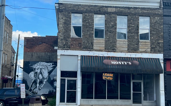 Pictures of Restaurant property located at 230 16th St, Ashland, KY 41101 for lease - image #1