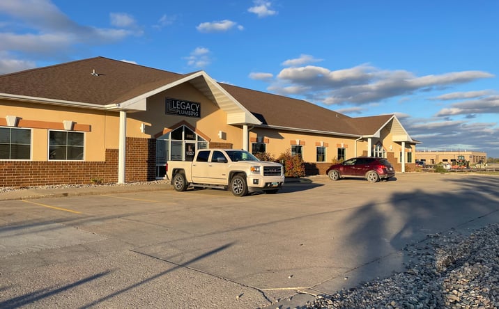 Pictures of Retail, Office, Industrial property located at 3955 40th Ave S, Fargo, ND 58104 for lease - image #1