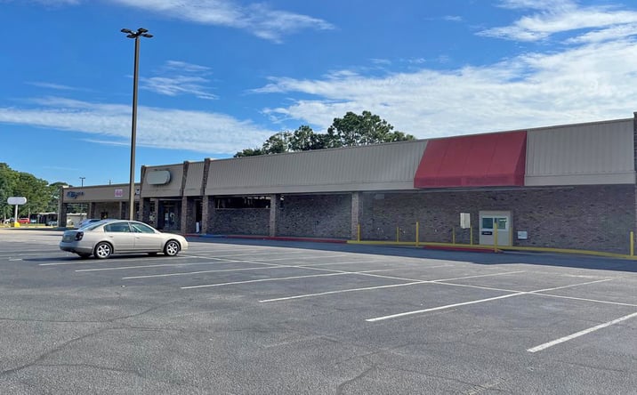 Pictures of Retail, Land, Restaurant property located at 3822 N 9th Ave, Pensacola, FL 32503 for lease - image #1