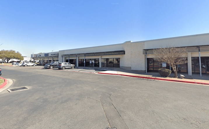 Pictures of Office, Retail property located at 2000 N Mays St, Round Rock, TX 78664 for lease - image #1