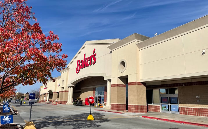 Pictures of Retail property located at 17202 Lakeside Hills Plaza, Omaha, NE 68130 for lease - image #1