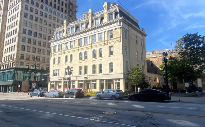 Pictures of Office property located at 400 E Wisconsin Ave, Milwaukee, WI 53202 for lease - image #1