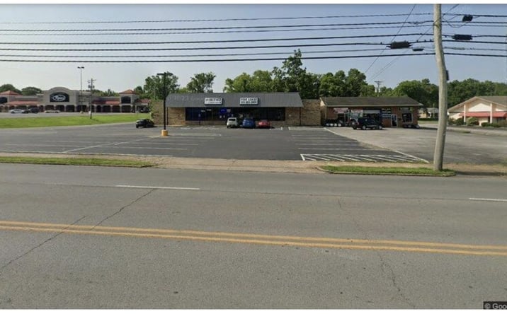 Pictures of Retail property located at 524 Madison St, Shelbyville, TN 37160 for lease - image #1