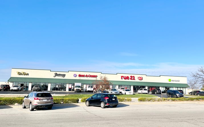 Pictures of Retail property located at 2580 - 2596 Walton Blvd, Warsaw, IN 46582 for lease - image #1